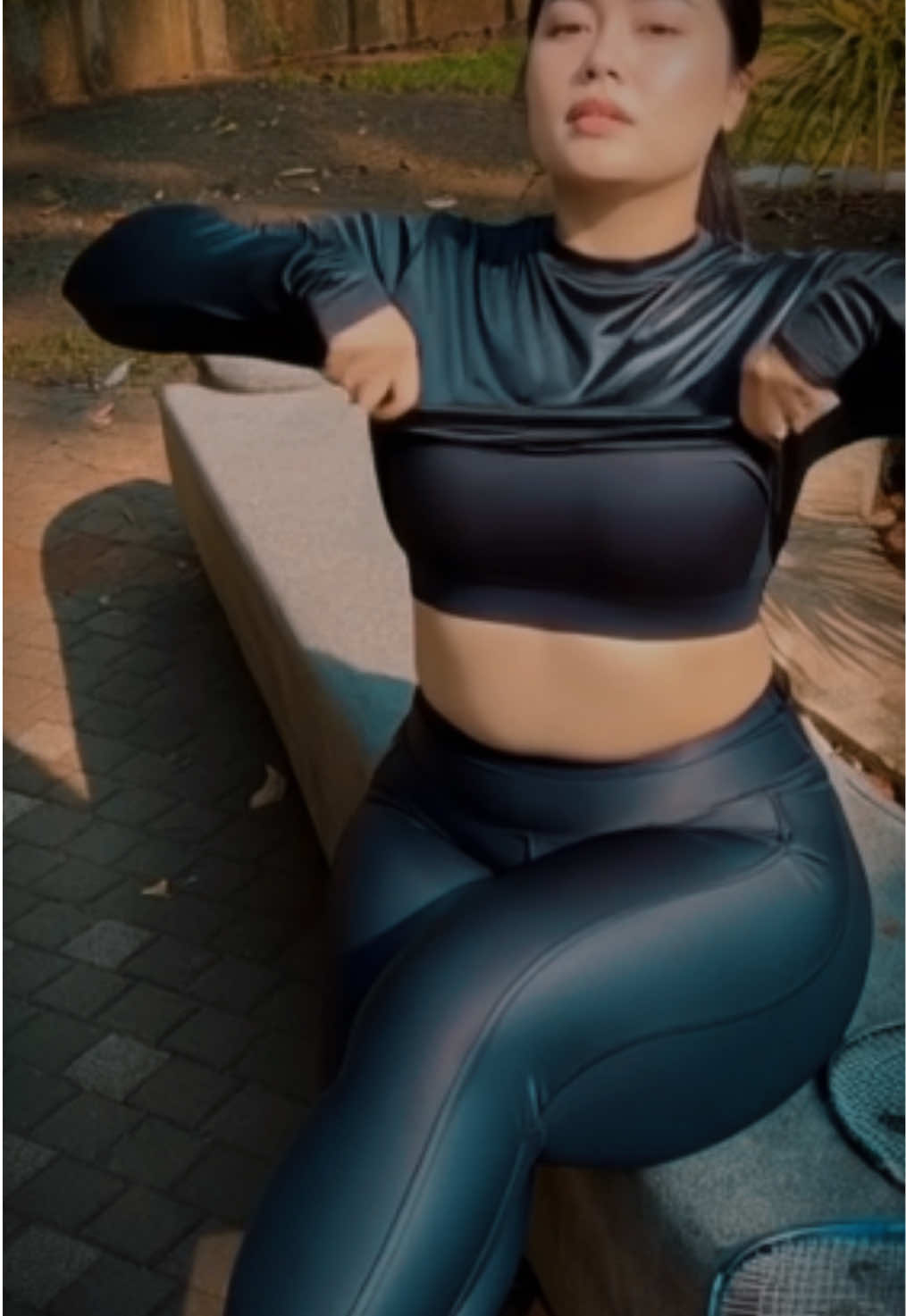 #leggings #shinylegginsgirls #leather #leatherleggings 