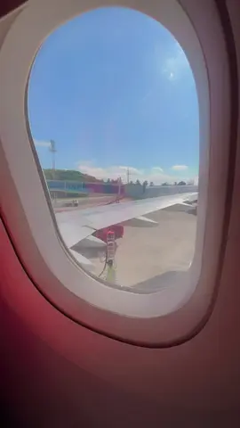 kamu lebih kuat dari kesulitanmu,lebih berani dari katakutanmu,semoga pemulihanmu di penuhi dengan harapan,cinta,dan ketahanan. semoga setiap langkah mengarah pada pemulihan😇  saya harap kamu cepat sembuh dan kembali berkumpul dgn keluargamu🤲🏻❤️