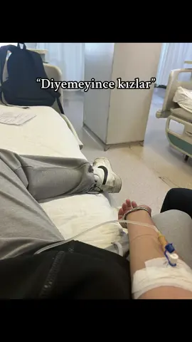 Hep susarız mesela #keşfet #keşfetbeniöneçıkar #keşfetteyizzz #keşfetedüş #fypシ゚ 