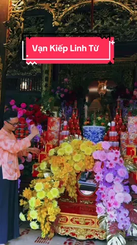 Ngài thương là đuọc. Ngài vực là lên #ĐôngAhiểnThánhNamNhạcgiángThần #CửuThiênVũĐế #khănáophụkiệnthiếtkếthêuđínhthủcông @TIỆM LYNH- Khăn Chầu Áo Ngự @NTK Linh Thảo @Tuan.Anh.Tiem.Lynh #CắmhoaTeam #PhúcTuệ @Bà Đồng Tròn @Tuệ Đăng @Đồ Thờ Triều Minh @Triều Đăng 