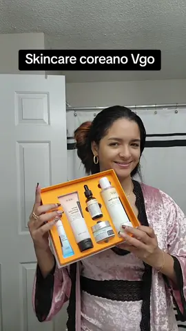 Skincare coreano q sí o sí tienes q probar te aseguro q será lo mejor q probará tu piel,una amiga me lo recomendó y woow amé desde el 1er dia...el kit trae 1.Limpiador Facial 2.Toner 3.Mucina de caracol(crema hidratante con 92%de baba de caracol) 4.serum de vit c 5.Contorno de ojos  #vgobeauty#skincarecoreano#rutinadenoche#tipsdebellezanatural 