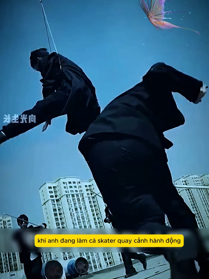 Rơi từ tầng 99 mà vẫn bình thản rốt cuộc anh chồng này là ai vậy-