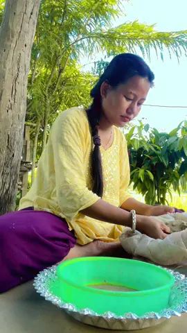 रंगोली बनाउनलाई रंगहरू बलुवामा तयार गर्दैछु है म चैं ☺️ #nirutarai53 #nirakmat #fyp 