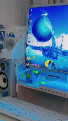 frutiger aero desk🫧🖥️ #aesthetic #frutigeraero #mydesk #windows 