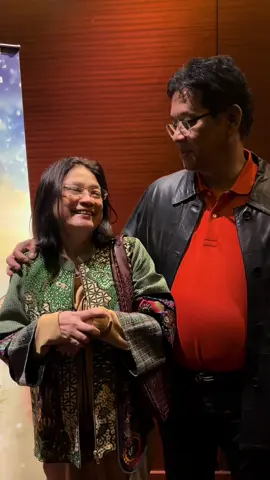 Saya ditemani Istri tercinta, pada jumat malam (17/10/25), hadir dalam acara Gala Premiere Film 