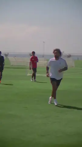 Legenda Real Madrid dan Timnas Brasil, Marcelo, kunjungi Bali United Training Center, di Pantai Purnama, Bali Kehadiran Marcelo untuk memberikan materi kepada pemain dari Bali United Academy. Marcelo juga unjuk kemampuan dan bermain bersama pemain binaan Bali United tersebut 