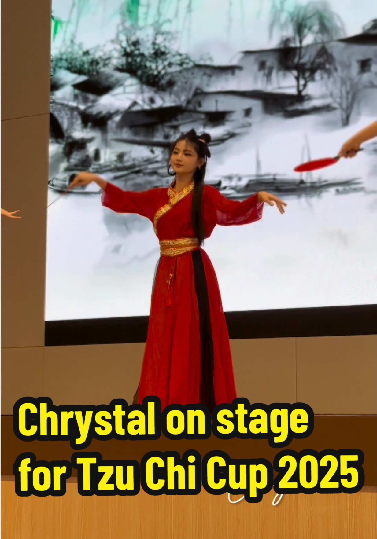 Little star shining bright 🌟 Chrystal membuka Tzu Chi Cup dengan penuh semangat dan indahnya tarian. Bangga sekali jadi bagian dari momen spesial ini ❤️✨ @Chrystal Xaviera winjaya  #chrystalxavierawinjaya #tata #dance  #performance #fyppppppppppppppppppppppp 