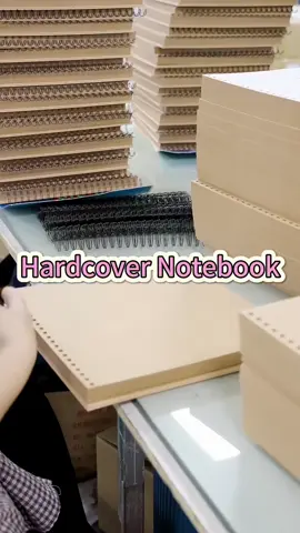 Step by step — that’s how a kraft hardcover notebook is born. Durable. Eco-friendly. Custom-made for your brand. 🌿 #NotebookFactory #KraftPaper #HardcoverNotebook #ProductionProcess #StationeryPackaging