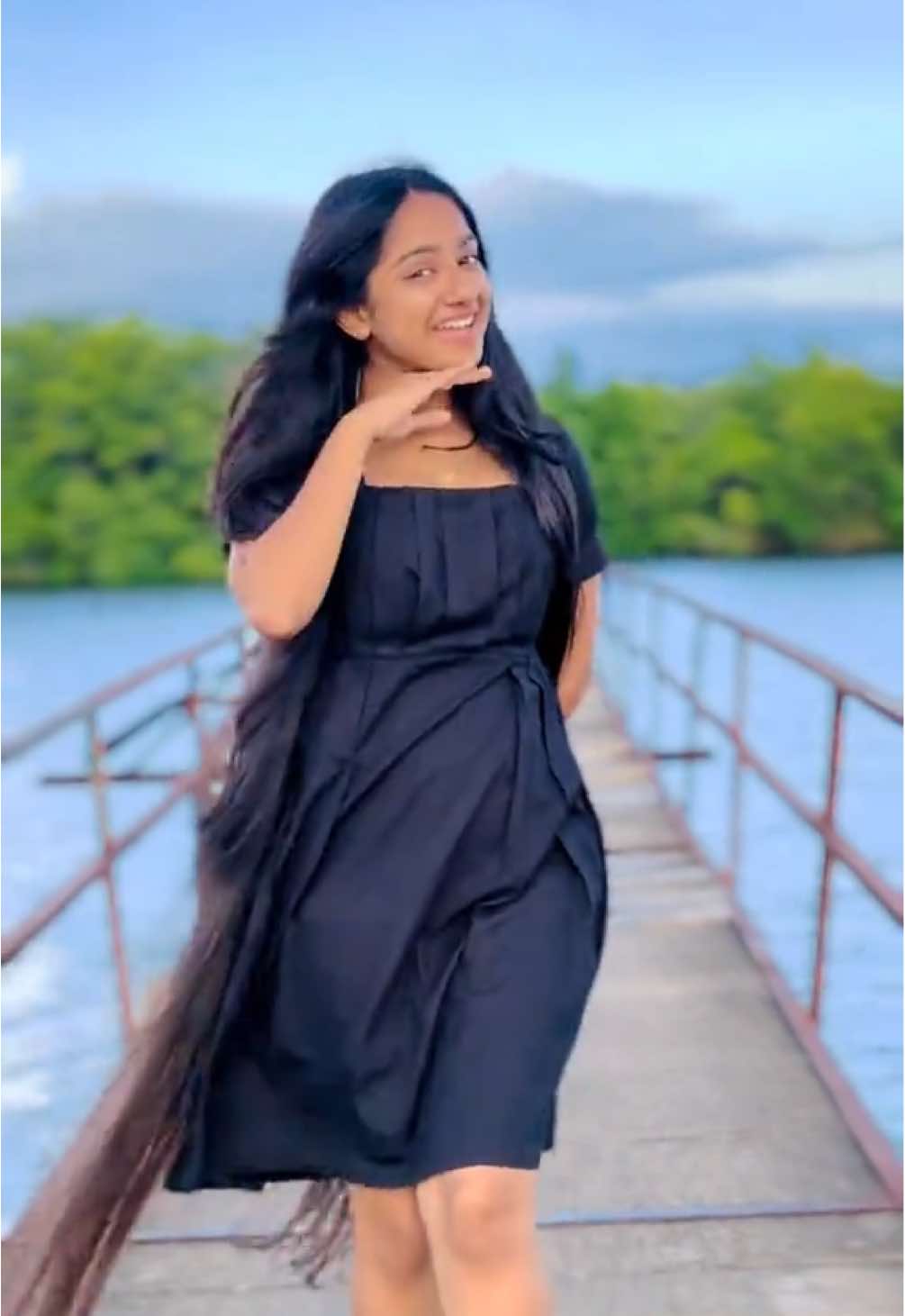ආපහු චුට්ටක්... 😍💗💃 #WIHANJANA #wihanjanasnirmani #longhairlover #chuttakchuttak #1millionaudition @yohani 