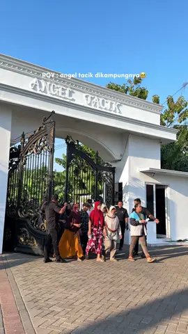 Sama seperti mereka semua hanya warga biasa🥹