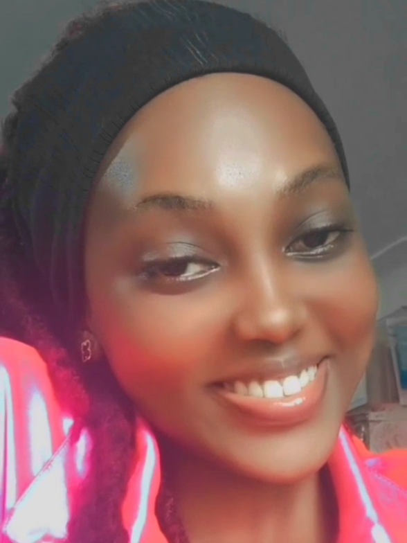 There's a lot of power that comes from really owning who you are. its hard to be different but put yourself out there. #mwishorayebbw  #selflove 