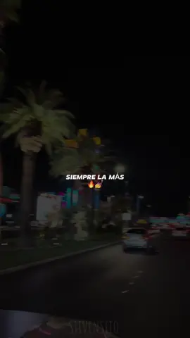 Siempre la más 🔥💅🎆 #siemprelamasnuncalamenos #lyrics #fyp #tendencia #letras 