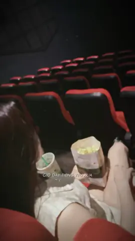 Hy vọng chúng ta đều có khả năng yêu bản thân mình và can đảm để yêu người khác.