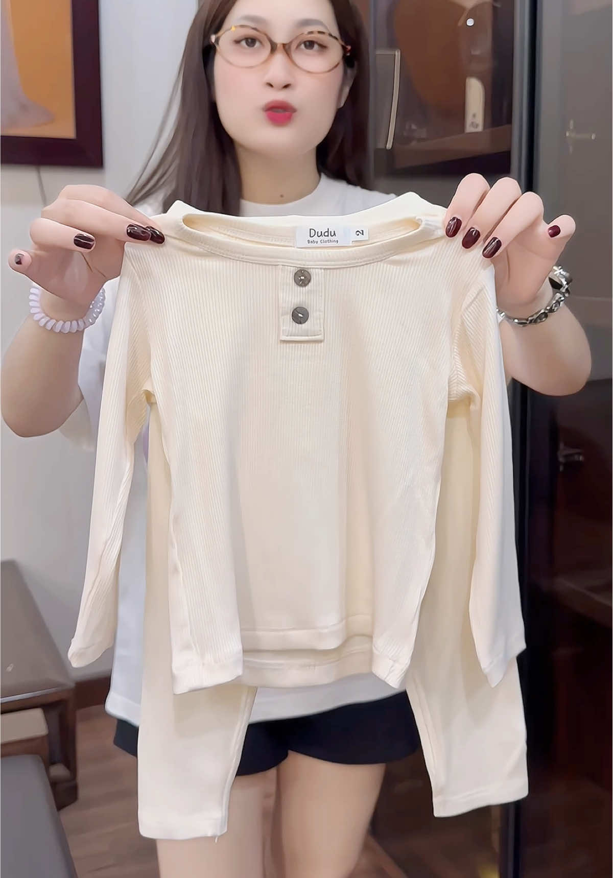 Các mẹ có công nhận với em là càng đơn giản càng dễ phối đồ không ? #xuhuong #thudong2025 #setbodep 