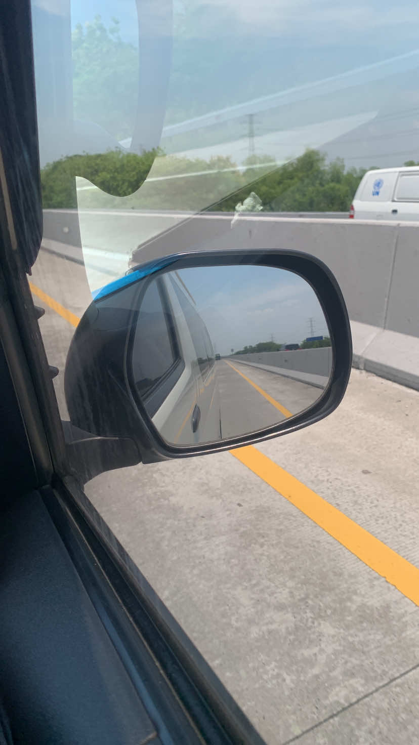 Bahagia itu sederhana 🤣🤭 #pusatoleholehjogja #jogja #drivermudapunyacerita #hiace #promoseruweekend 