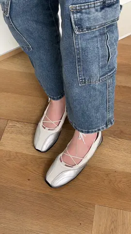 Buat ciwi ciwi yang masih maba nih minod kasih rekomendasi sepatu buat kamu!  #sneakerina #ballerinasneakers 