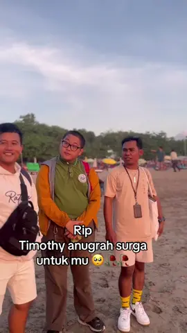 Kenangan bersama almarhum dia anak nya baik loh tapi kok orang tega bgt yg ngebully dia🥺 #stopbullying🛑✋ 