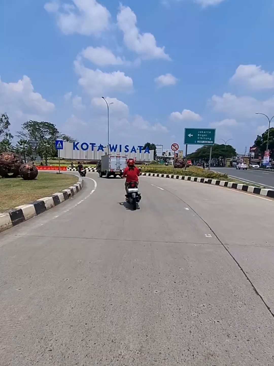 #kotawisatacibubur #mentahanvideo #videomentahan #jalanjalan #statuswhatsapp