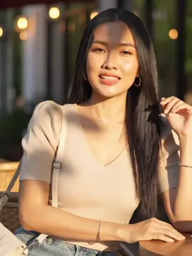 tetaplah hidup walaupun banyak sekali luka yang kau hirup, tetaplah melangkah walaupun banyak menemukan susah, tetaplah tenang walaupun akan banyak yang hilang. #katakatahariini #prompt #veo3 #videoai #googleveo3 