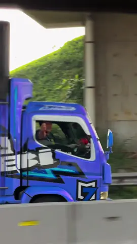 kaos nya para driver stut ada di keranjang kuning 🤙🏻