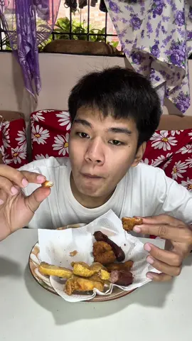 Filipino Vlogger Tries Deep Fried