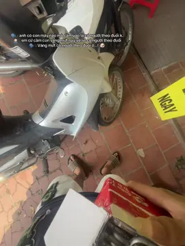 #xuhuong #trending #meme #dienthoaimoi #cuocsongthuongngay cứ cầm con vàng mứt này là có người theo đuổi em…🫢