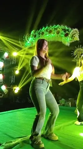 PESONA KECANTIKAN DIANTARA SOROTAN LAMPU...... #dancer #soundviral #fyp #fyppppppppppppppppppppppp #fypシ  @fp.gank @dimensiprobanyuwangi 