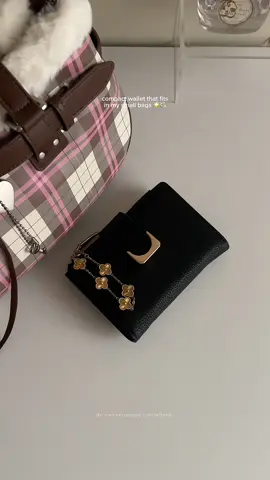 Replying to @jade ᡣ𐭩ྀིྀིྀི my everyday compact wallet! 🤍💫 #compactwallet #wallet #walletforwomen #fyp #viral 
