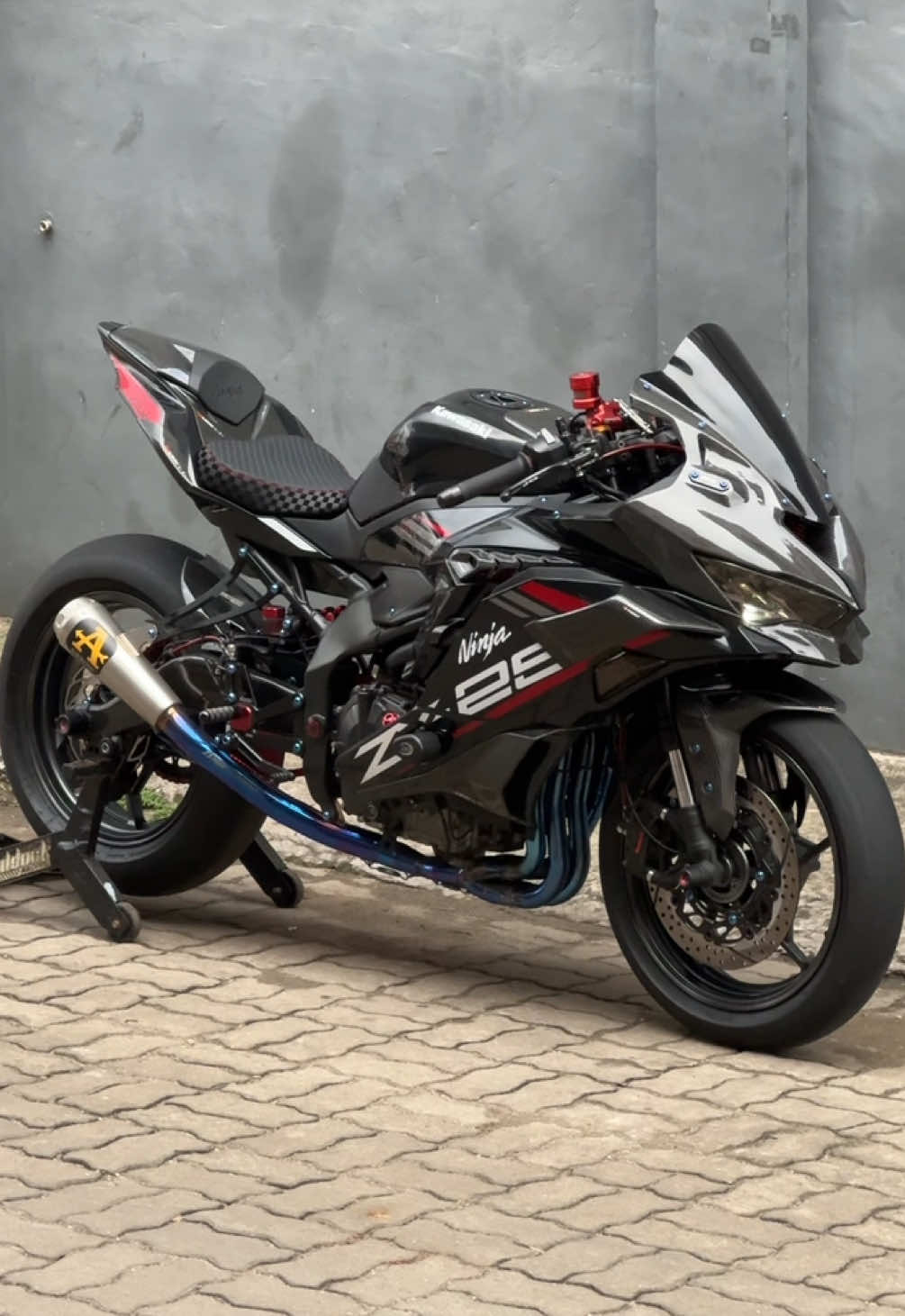 Brum brum 🤤 #zx25r 