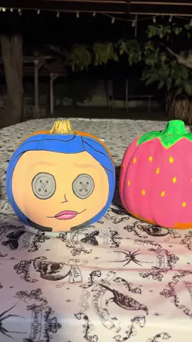 🐈‍⬛🪡 🎃#coraline  #pumkinpainting #pumkinseason #halloween 