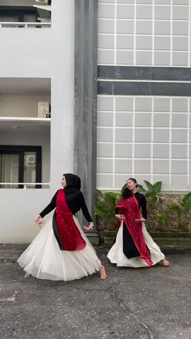 Yuk yang mau ikut kelas tari Bollywood online ataupun offline wilayah Pekanbaru bisa langsung dm ke @Kelas Tari Bollywood 😍💃 #bollywood #bollywoodsong #trend #bollywooddance #maahive 