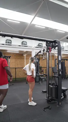“It’s triceps” 😂 #comedy #literally