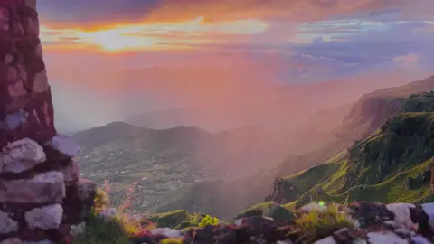 قلعہ کرجائی کی ایک ڈوبتی شام ☀️⛰️ آواز اسامہ گجر 🖤 #wade_e_banah 
