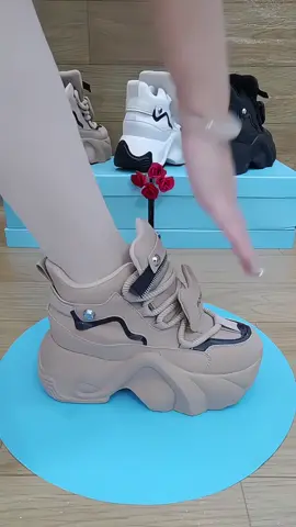 Giày thể thao, sneaker nữ thời trang #giaynu #giaynuxinh #giaynuthoitrang #giaydecao#giaydep #xuhuong 