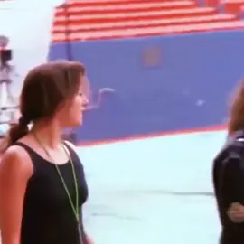 Jon Bon Jovi y Dorothea Hurley se conocieron en la secundaria en 1980. Llevan 45 años juntos y 36 años de casados desde abril de 1989. Una historia de amor auténtica que ha resistido el paso del tiempo y sigue firme como el rock. #JonBonJovi #DorotheaHurley #LoveStory #RockLegend #TrueLove