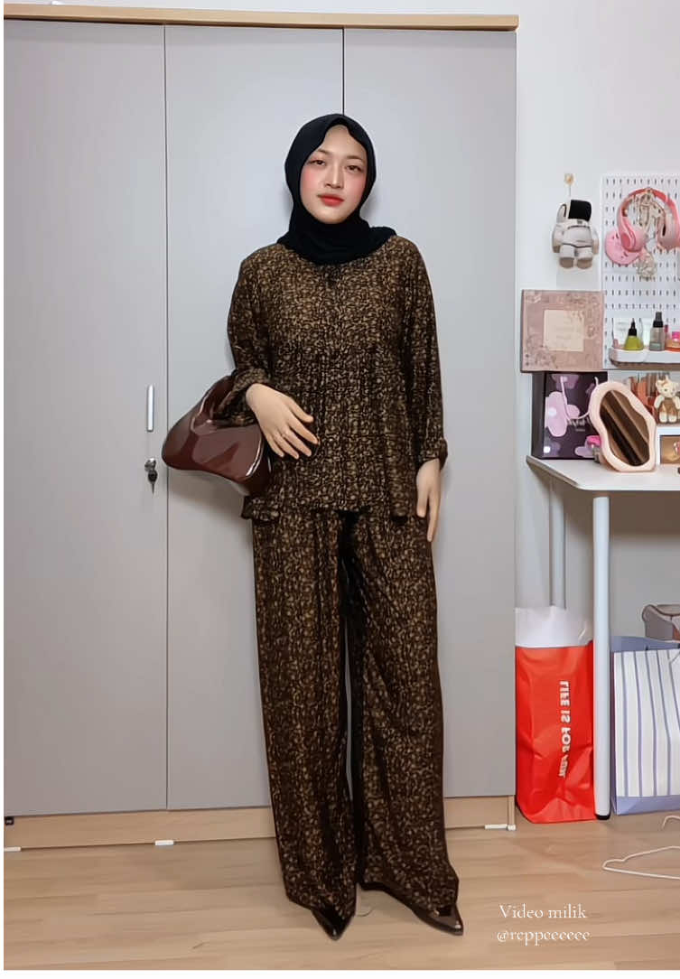 Oneset rayon emg udah paling nyaman dipake adem bgttt😍🤎 #oneset #onesetrayon #setelanwanita #setelanrayon #onesetkekinian 