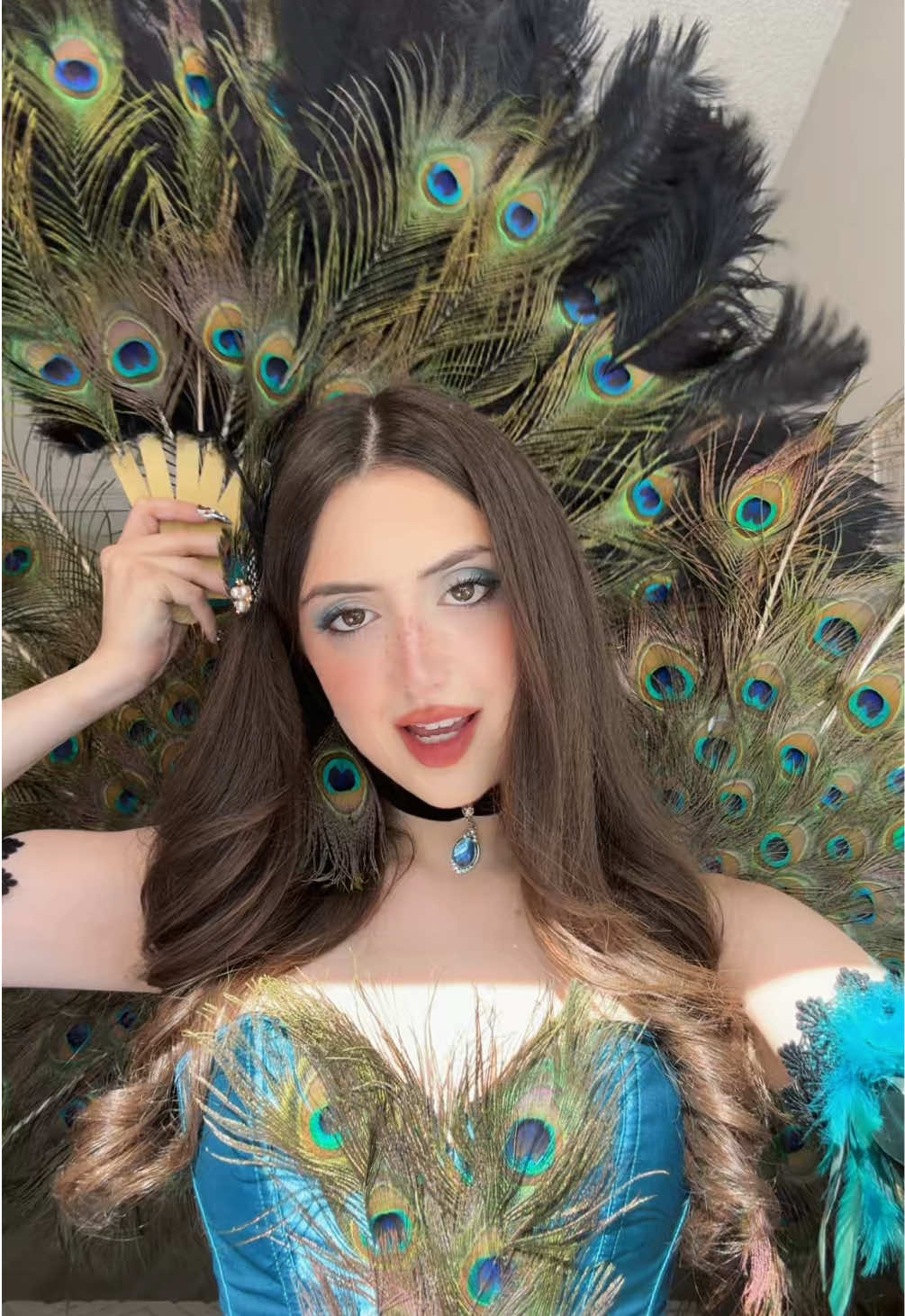 POP STAR CODED COSTUME idk how to explain it 🦚 happy day 17 yall we made itttt #notsophiesilva #31daysofhalloween #halloweencostume #peacock #victoriassecret peacock costume ideas 