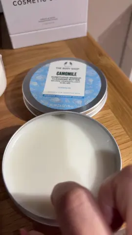 Melt your makeup away in seconds 💆‍♀️ The Body Shop Camomile Cleansing Butter = spa night essential 🌼 #makeupremoval #cleanbeauty #thebodyshop #SkincareRoutine #tiktokmademebuyit 