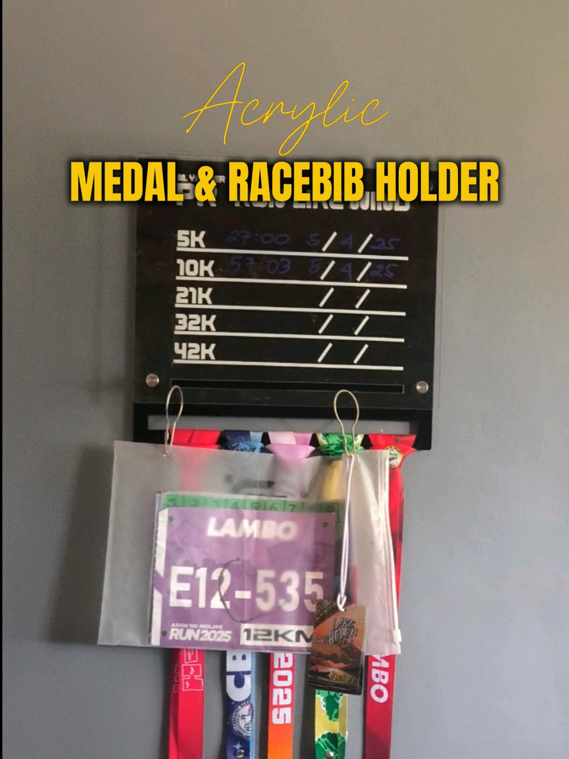 Deserve ng medals mo mailagay sa magandang medal display 😉 #medalholder #medaldisplay #racebib&medalorganizer #raceplateholder #runningmedalorganizer 