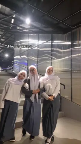 selagi hujan masi air, kenapa ngga?? #foryoupage  #hujan #trending 