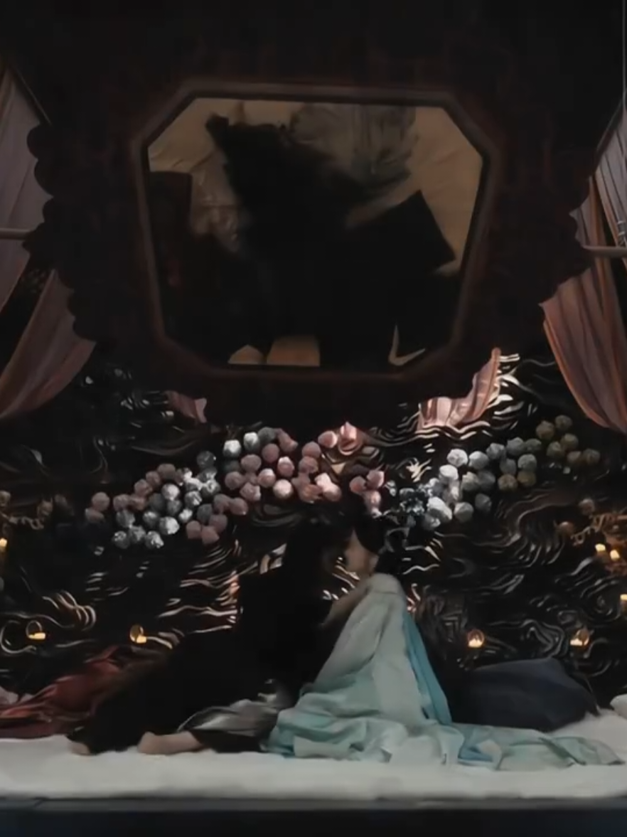 giờ mới để ý đến cái gương chiếu xuống giường đó hẹ hẹ 🌚#nhattieutuyca #tầnthiênvũ #hạmộng #xuhuong #hạtĩnhviêm 