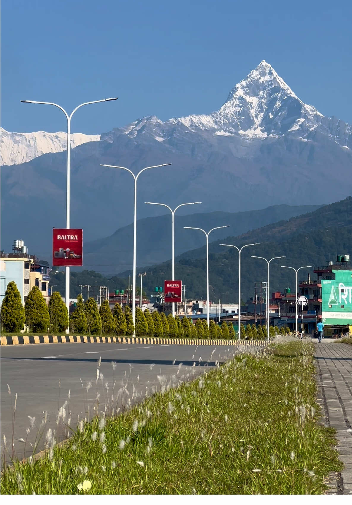 📍Pokhara ; view as seen from pokhara international airport #nepal #visitnepal #nature #onehiddenman #mountain 