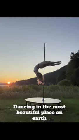 Alaska 🥺🩷 #poledance #dance #crescentmoon #moon #crescent #hoodornament #alaska #beginnerpoledance #outside #danceoutside #fyp 