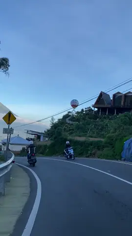 jalan utama ke dieng bagus banget view nya🥰#diengwonosobo #diengplateau 