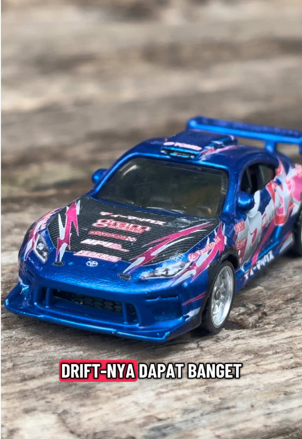 Dapet kiriman hot wheels custom dari tukang custom diecast asal Tangerang.  instagram kang custom (alazzam07_nahwan) Menurut kalian gimana hasilnya? #hotwheels #hotwheelsindonesia 