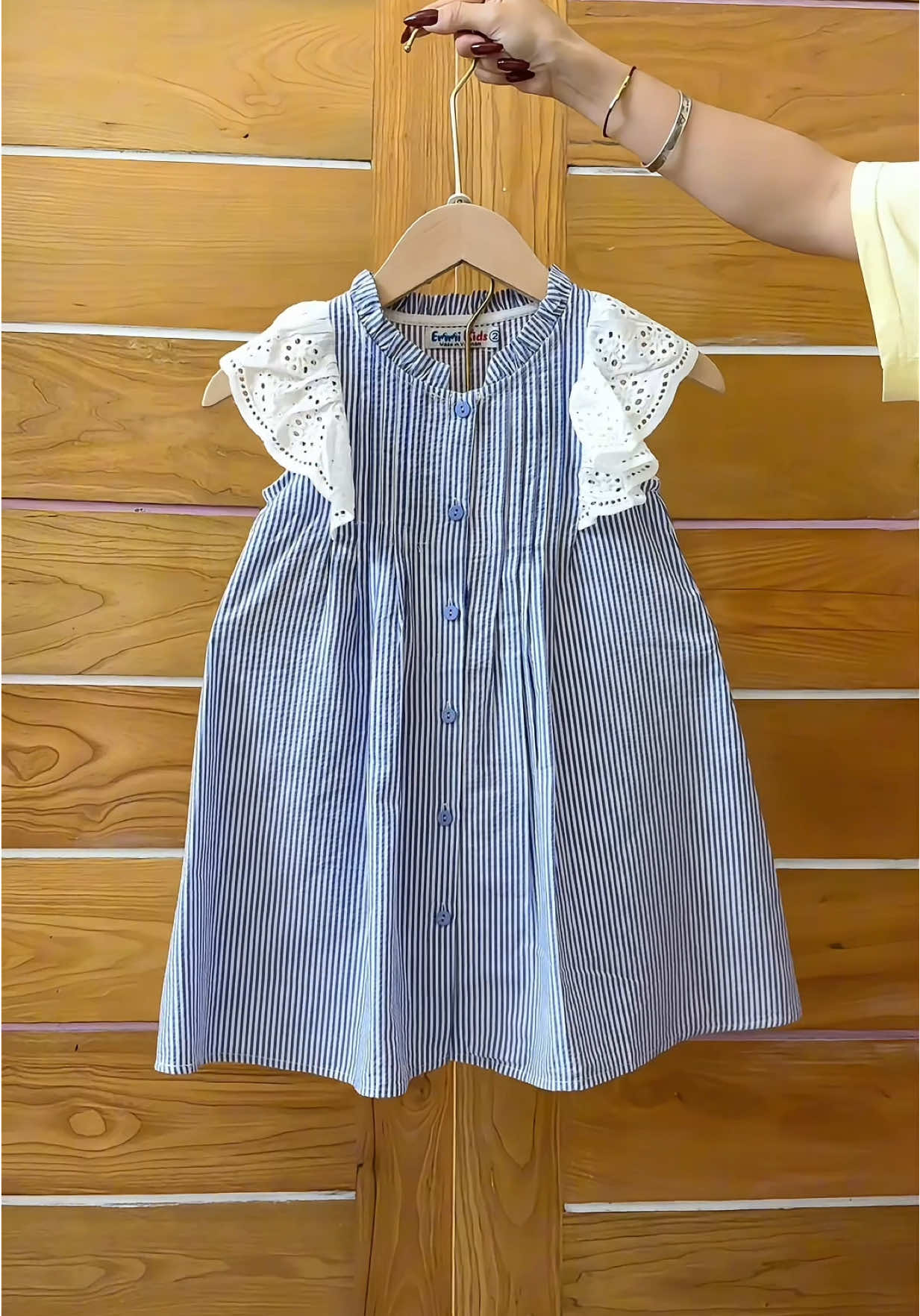 Váy cho bé gái #tiemmeken #vaychobe #vaychobegai #vayxinhchobe #vayhechobe 