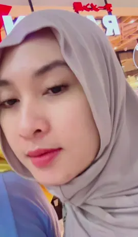 “ seharus nya yang kau rayakan adalah dirimu sendiri “ 🤲🏻🤗🥰🧕🏻💃🏻👩🏼‍🍳🤍🤍🤍🤍#happy #fyppppppppppppppppppppppp #satumimpiku #vonnykebab #vonnykebulisultan 