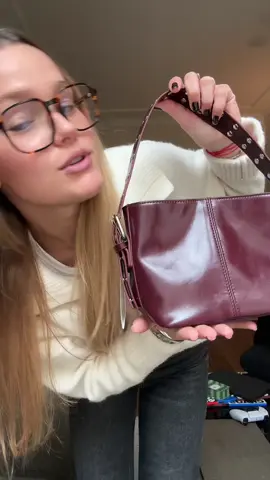 en partenariat avec Parfois on se fait un look avec ma nouvelle pépite de chez @PARFOIS !! je suis fan 🤩 @parfois @parfoisofficial #parfoisthebookclub   #parfoisthebookclub #parfoisandfriends #lookdujour #outfitinspo - produit offert 