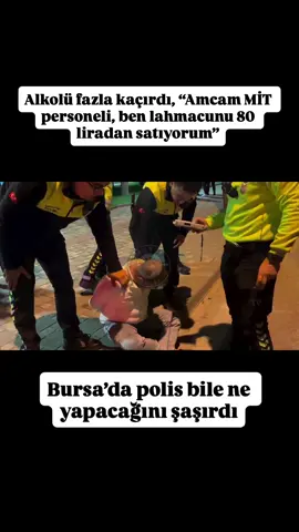 Bursa’da patlak lastikle kaçmaya çalışan sürücü, “dur” ihtarına uymayıp aracı polislerin üzerine sürdü.  “Lahmacunu 80 liraya satıyorum” ve “Amcam MİT’te”
