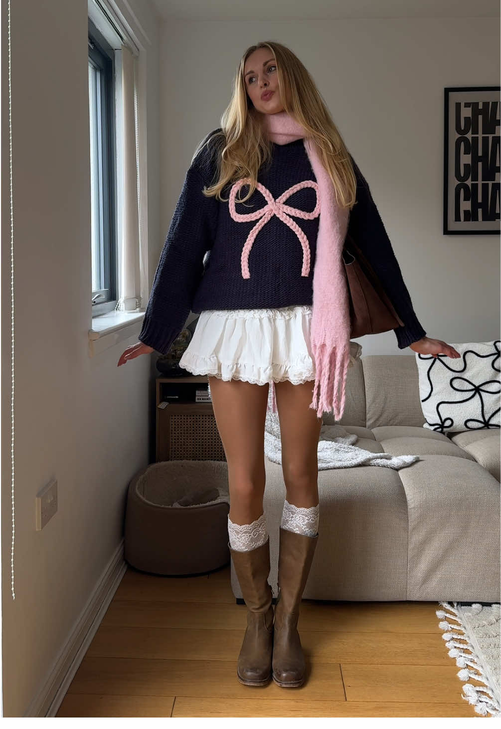 Outfit of the day 🤍 #autumnoutfit#fallfashion#girlyoutfits#ruffleskirt#cidergang 